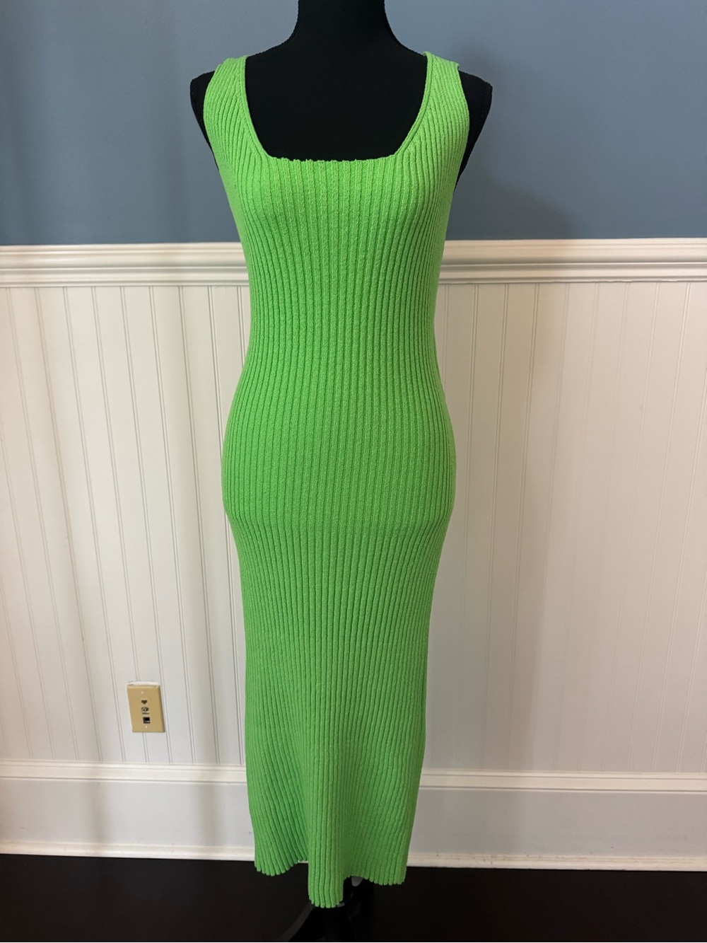 NWT SELF CONTRAST Jada Ribbed Knit Open Back Midi Dress - Acid Lime - Small - Picture 2 of 7